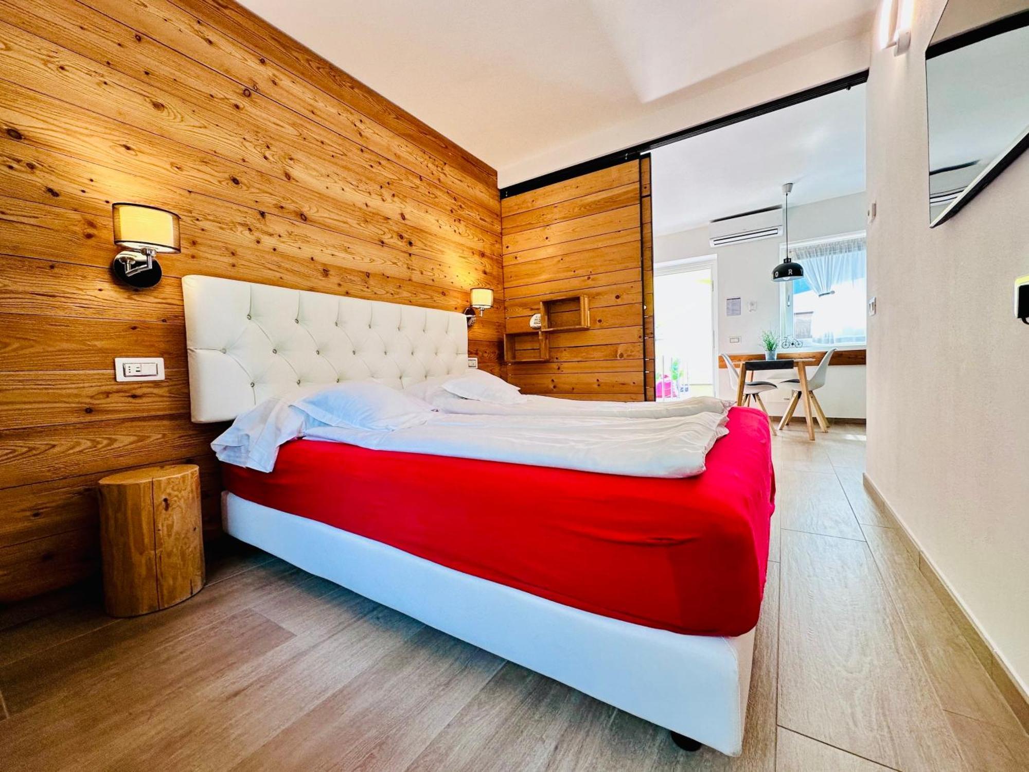 Casa Tosca - Holiday Home Torbole Sul Garda Bagian luar foto