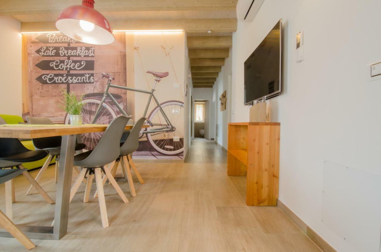 Casa Tosca - Holiday Home Torbole Sul Garda Bagian luar foto